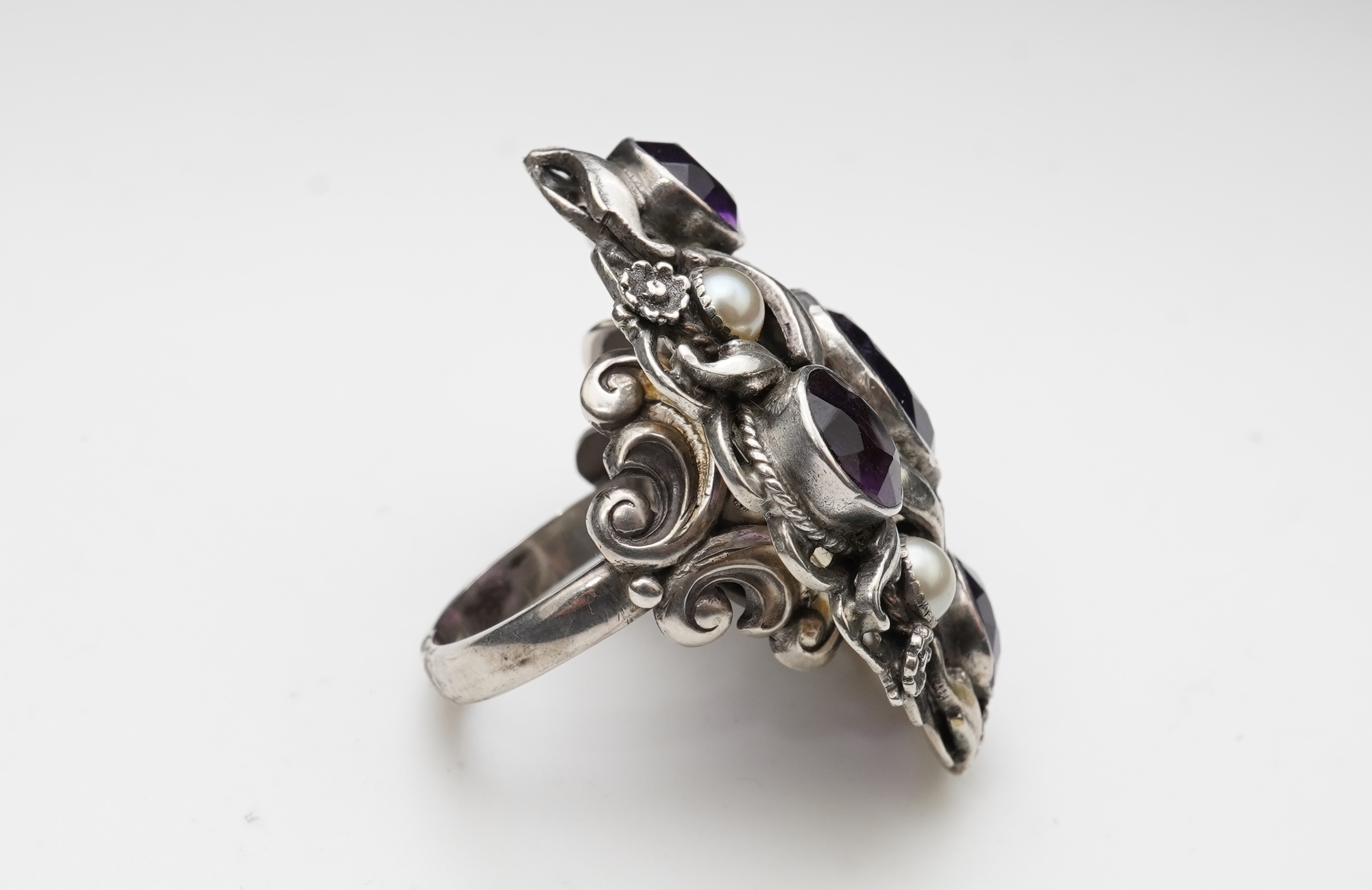 An amethyst and pearl ring